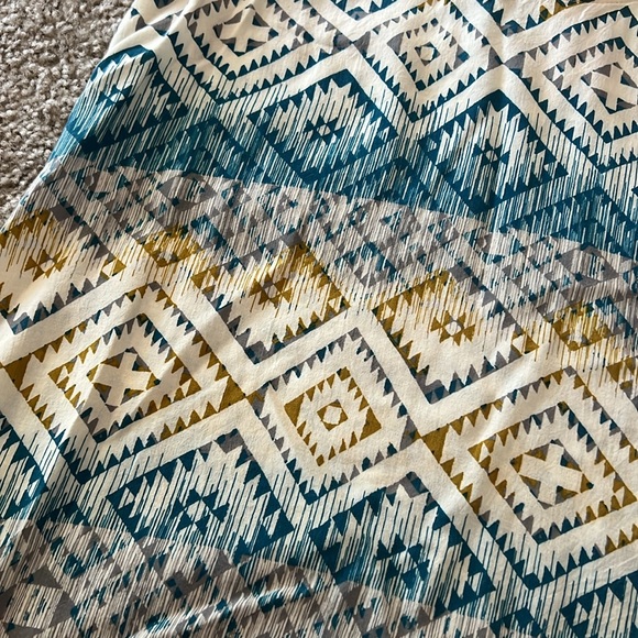 Kirra Brand boxy Aztec pattern flowy tank top size small - Picture 4 of 9